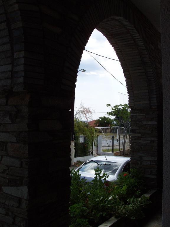 Hotel Hellinikon Ouranoupoli Exterior photo